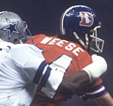 Illustration for article titled The Bottom 100: The Worst Players In NFL History (Part 1)